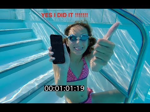 Carla Underwater - Breath hold 1 minute contest in a pool