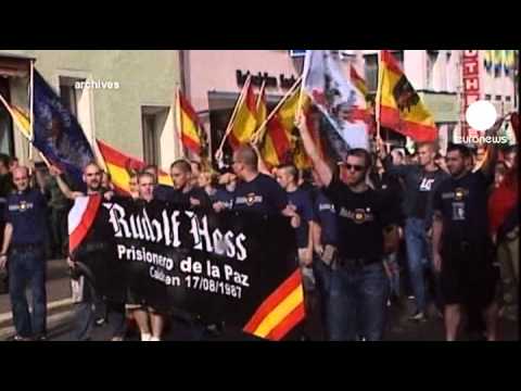 Heß-Grab eingeebnet - Asche ins Meer