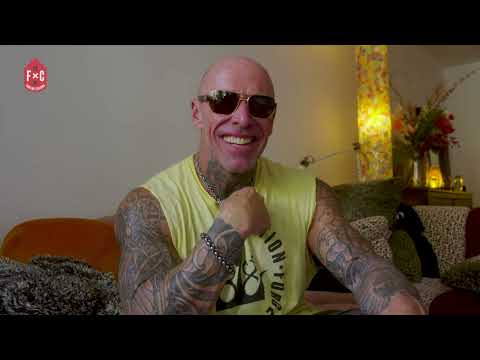 Sjon (57) woont op de Spuistraat in Amsterdam: "Dit is de mooiste plek ter wereld" | FANCLUB CENTRUM