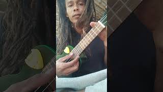 Download lagu cord E minor ukulele senar 3 (kentrung) mp3