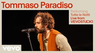 Kadr z teledysku Tutte le notti tekst piosenki Tommaso Paradiso