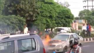 preview picture of video 'The Burning Car (Okhla ,Clal Chook,New Delhi)'