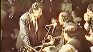 Rare Footage of Imran Khan Requesting Ustaad Nusrat Fateh Ali Khan for  &quot;Ali Da Malang&quot;