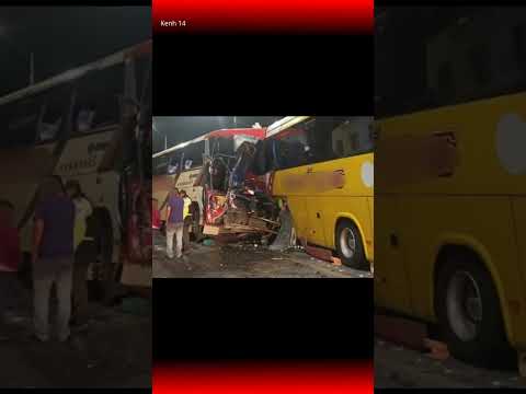 Va chạm hai xe buýt ở Ecuador, 5 người không qua khỏi, 21 bị thương