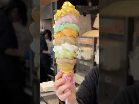 🍦特大ソフト Giant soft serve