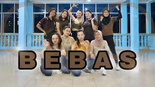 Download lagu Zumba || Bebas - Iwa K,Sheryl Sheinafia,Maizura,Agatha Pricilla & Cast mp3