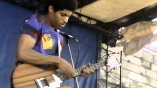 Stanley Jordan - Stolen Moments - 8/23/1986 - Newport Jazz Festival (Official)