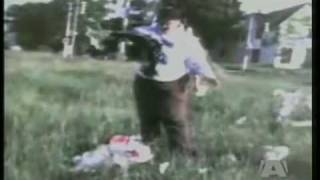 Deranged CUPE Local 82 garbage striker loses its control