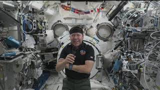 iss070m260861703 Expedition 70 Astronaut Mike Barratt Talks with KGW TV Portland Oregon 240326