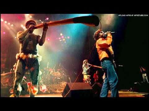 Yothu Yindi - "Yolngu boy" - Live at Oakland Coliseum