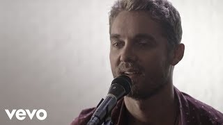 Brett Young - You Ain&#39;t Here To Kiss Me (Acoustic)