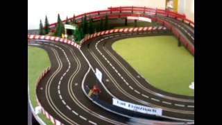 Carrera Bahn - Zimmer - Race - Circle - Aufbau und Rennen auf der 23 Meter Slotbahn