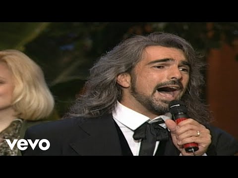 Bill & Gloria Gaither - Heaven's Joy Awaits [Live] ft. Guy Penrod