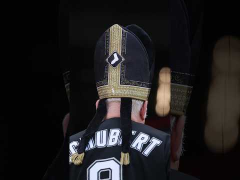 White Sox give away 'pope hats' celebrating Pope Leo