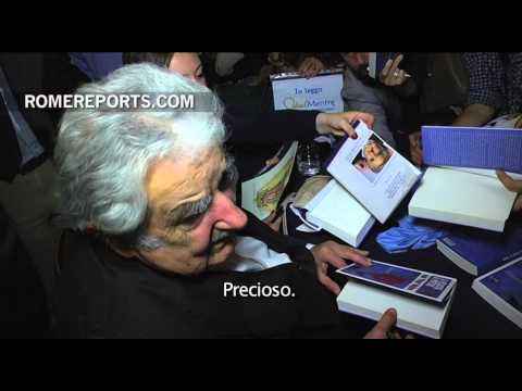 José Mújica al Papa: No se olvide de bombardear la cabeza de los mandatarios