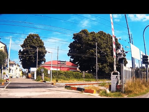 2 passaggi a livello Stradella (PV) Stazione FFSS - Via Ticino #passaggioalivello #levelcrossing