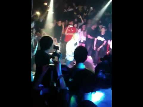 Beat Burger - Chris Brown Turn up the music @butterfact sg 120621