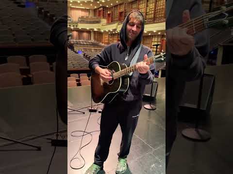 When Gibson sends you the best acoustic you’ve ever had ..@gibsonguitar #gibson #acoustic #j45