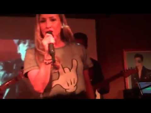 Claudia Leitte - Burro Apaixonado (XYZ Live) MISSLEITTE.COM