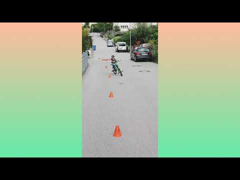 Slalom mit dem BMX