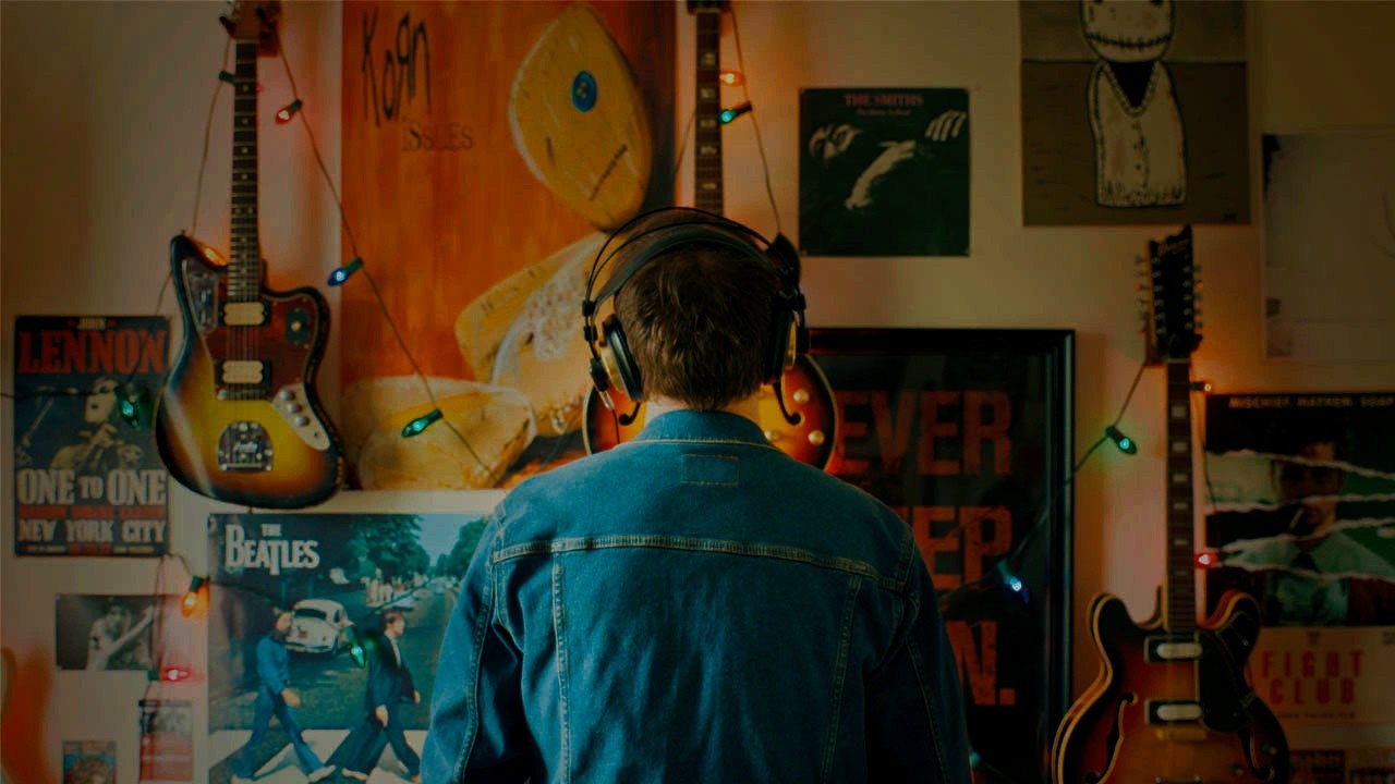 i FINALLY found the heart shaped box guitar - YouTube