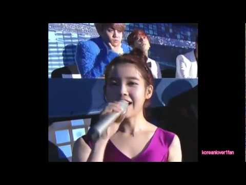 121229 YOSEOB CAN'T STOP LOOKING AT IU!XD