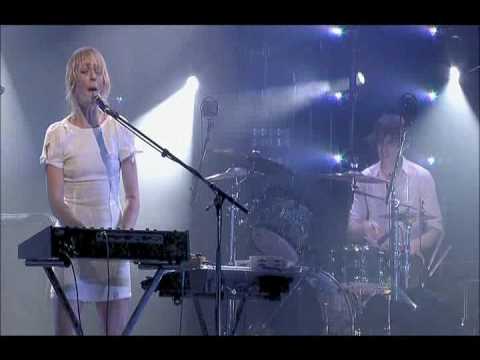 5/14 Metric - Poster Of A Girl @ Metropolis 2006