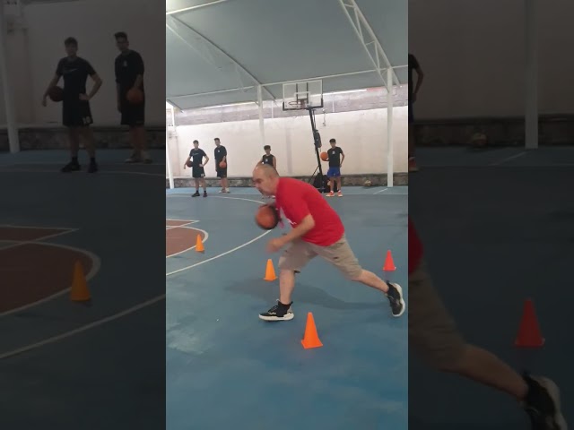 Vídeo relacionado con Deyeek Pantalones de Entrenamiento para Hombre Con Apertura Lateral, Bolsillos, de Correr, Baloncesto y Ocio