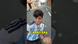 SIGO un RASTRO de CROMOS hasta que la POLICIA me ENCUENTRA!