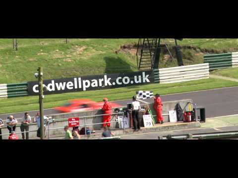 Ginetta G40R - Drive to circuit. Win race. Drive home.