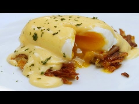 Hash Brown Benedict - Hollandaise Sauce - Poached Eggs