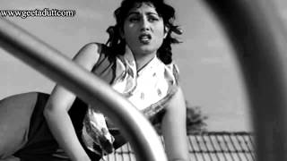 Mr & Mrs 55 - Thandi Hawa Kaali Ghata - Geeta Dutt & Chorus
