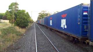 preview picture of video 'Maryvale Paper Train leaving Pakenham Fri 5-2-2010, XR553 & XR550.'