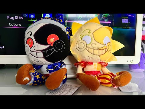 We Picked Up The Funko FNAF Sun And Moon Plushies! | UNBOXING AND REVIEW