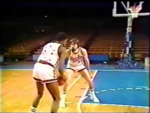 Red On Roundball Brian Winters vs  David Thompson