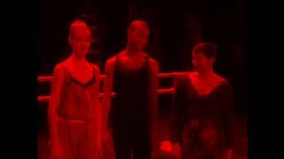 Mary-Kate and Ashley Olsen: Sore Feet (All In Red)