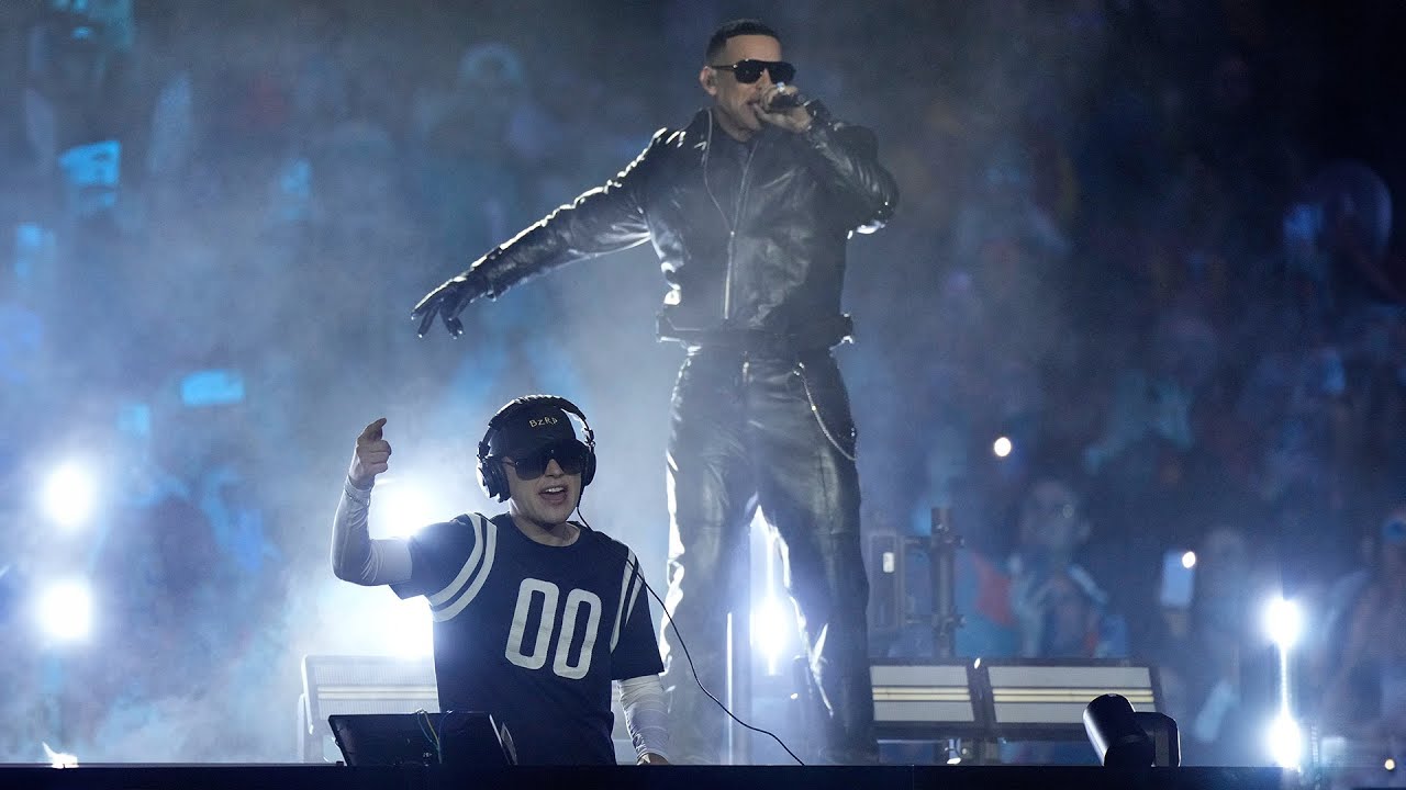 Bizarrap & Daddy Yankee Full Halftime Show at the Madrid Game