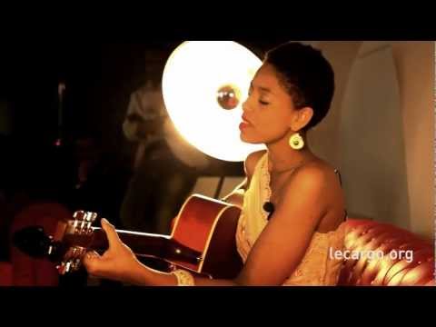 Mariama (Acoustic gig in Paris - Part 1) - "In the Park" & "Easy"