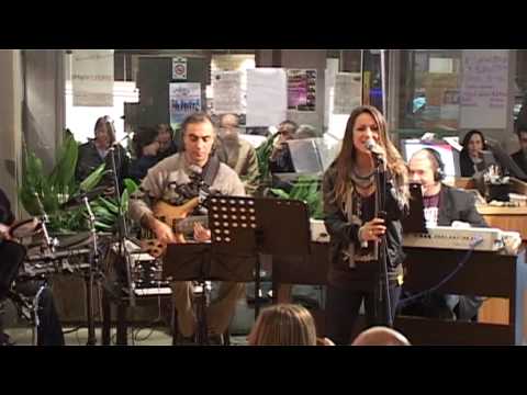MPLE Esy Den Zeis Pouthena mple - By Jenny Apostolidis Live with The Vanilla House Band