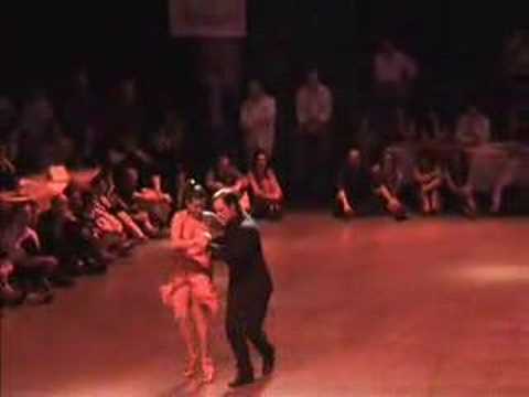  Sebastian Missé  and  Andrea Reyero  are  dancing  to  the  milonga  "  Meta Fierro  "