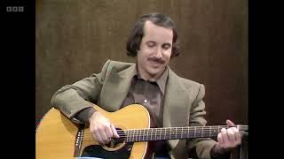 Paul Simon - Homeward Bound (Parkinson Show 1975, HD)