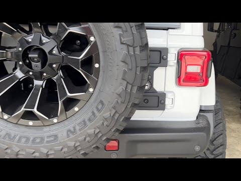Jeep Mopar Spare Tire Carrier and 37\" Toyo MT
