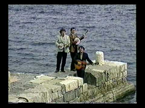 Trio Rio Pozdravi Je Ptico Mala Spot