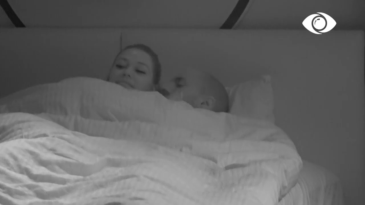 Kiara dhe Luizi/ Puthje poshtë jorganit