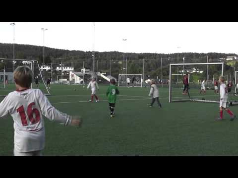 Fotballkamp med stang ut