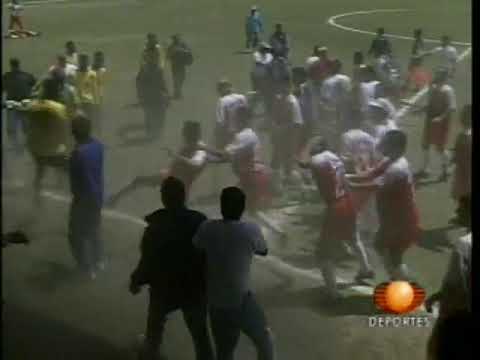 Bronca Selección de Jamaica vs Toros Neza