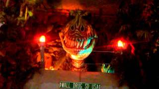 preview picture of video 'Wall Drug South Dakota T-Rex Dinosaur'