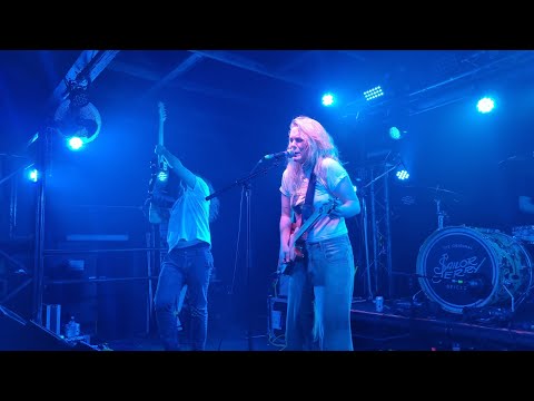 Miss June - Twitch live @The Zoo