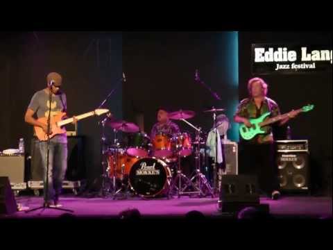 Greg Howe/Stu Hamm/Dennis Chambers live @ Eddie Lang Jazz Festival 2011 - Proto Cosmos (HD)