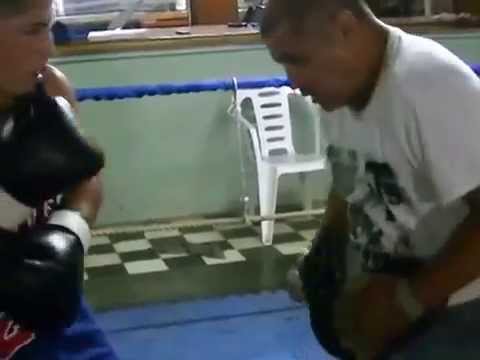 Un futuro Campeón -  NICOLAS PAZ  - manopleo -  ( 3 -4-14 )